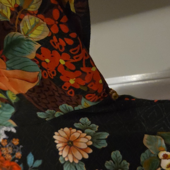 Johnny Was Floral Full Sleeve Top - Picture 6 of 8